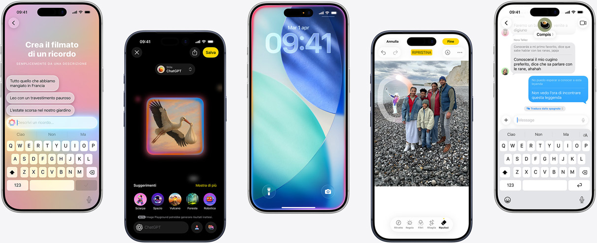 Cinque iPhone che mostrano diverse funzioni di Apple Intelligence: creazione di un videoricordo, generazione di un’immagine in Image Playground, schermata di blocco di iOS con un bagliore lungo il bordo, Traduzione in tempo reale durante una telefonata e Traduzione in tempo reale in Messaggi.