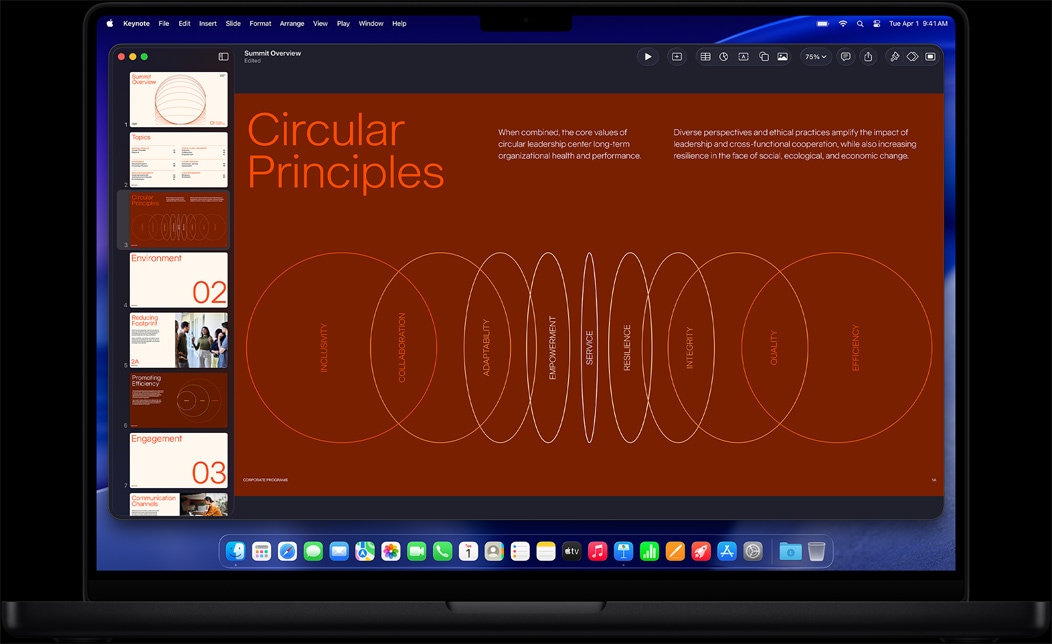 Ekran MacBooka Pro przedstawiający prezentację Keynote przygotowywaną na konferencję biznesową