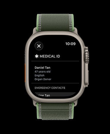 Apple Watch Ultra 3, natural colour, titanium case, medical ID screen, Trail Loop, green/neon colour