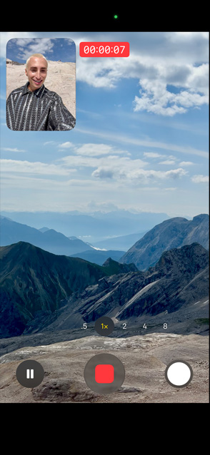 Obrazovka iPhonu 17 Pro zobrazuje funkciu duálneho snímania videa a ako súčasne zobrazovať video z prednej aj zadnej kamery