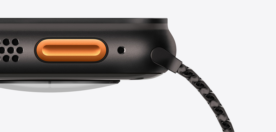 Apple Watch Ultra 3, caja de titanio, color negro, lateral izquierdo, altavoz/salida de aire, botón Acción, micrófono
